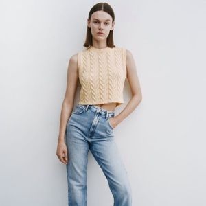 Yellow sweater like top